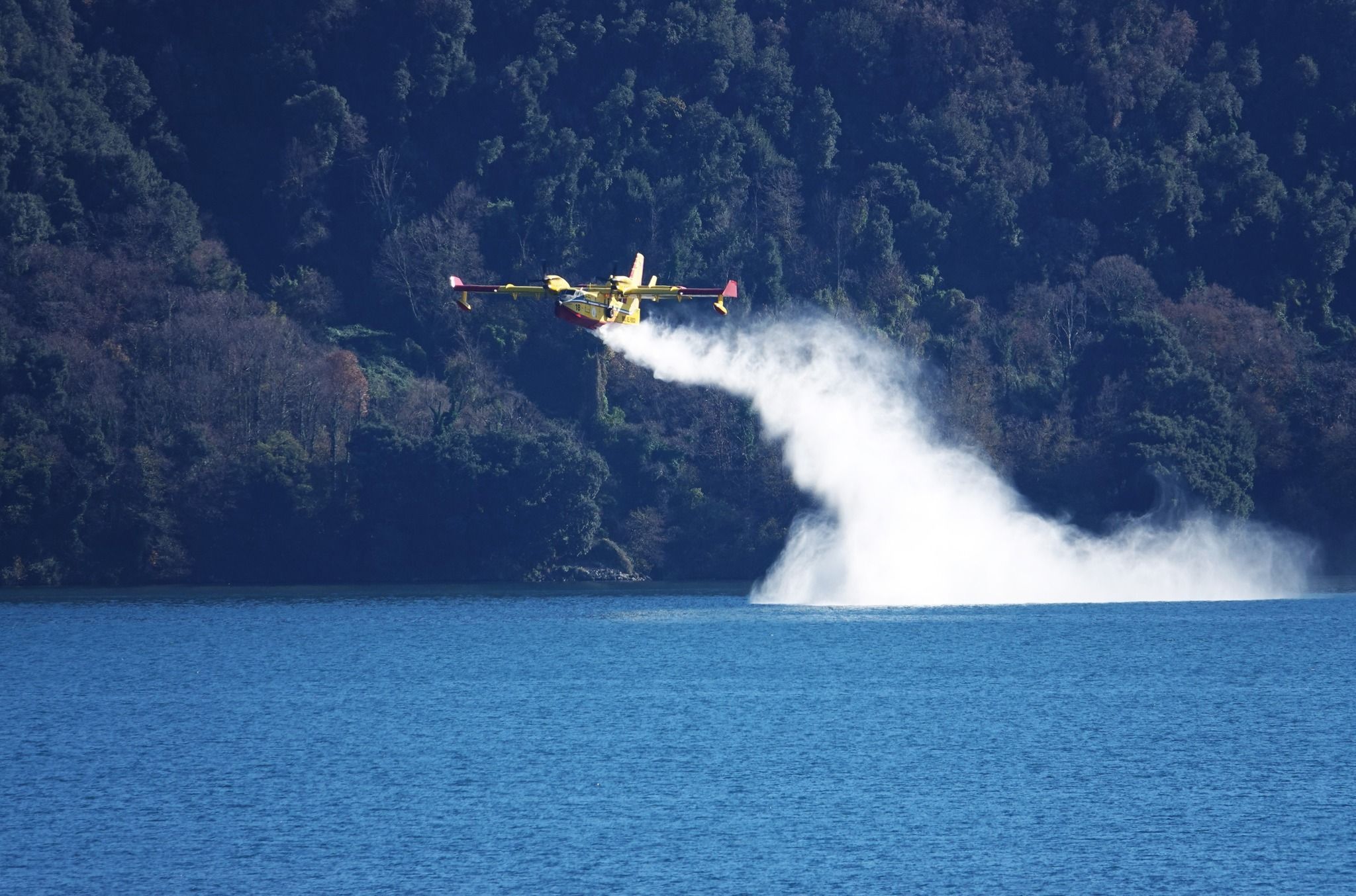 canadairs.jpg