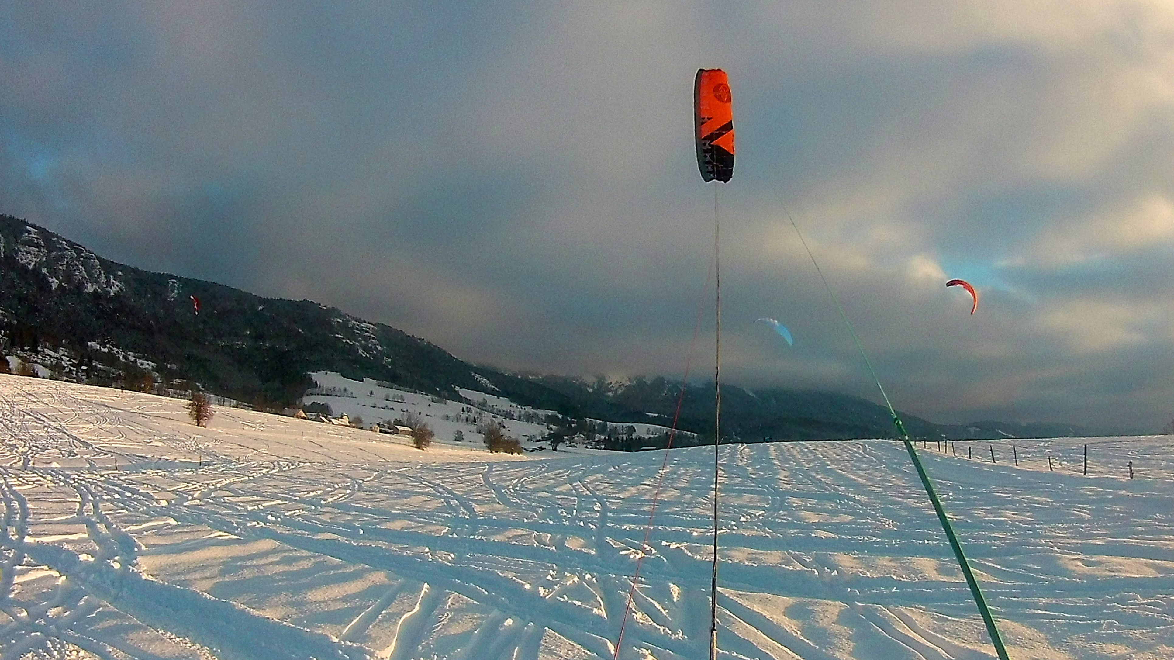 snowkite_030w.JPG
