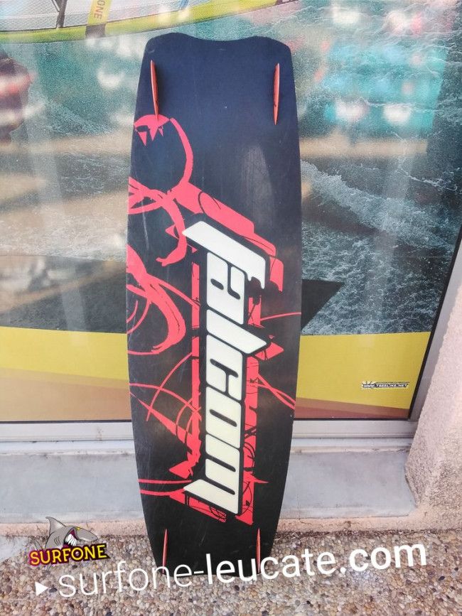 planche_de_kitesurf_falcom_vintage_137_x_41_cm_2013_03.jpg